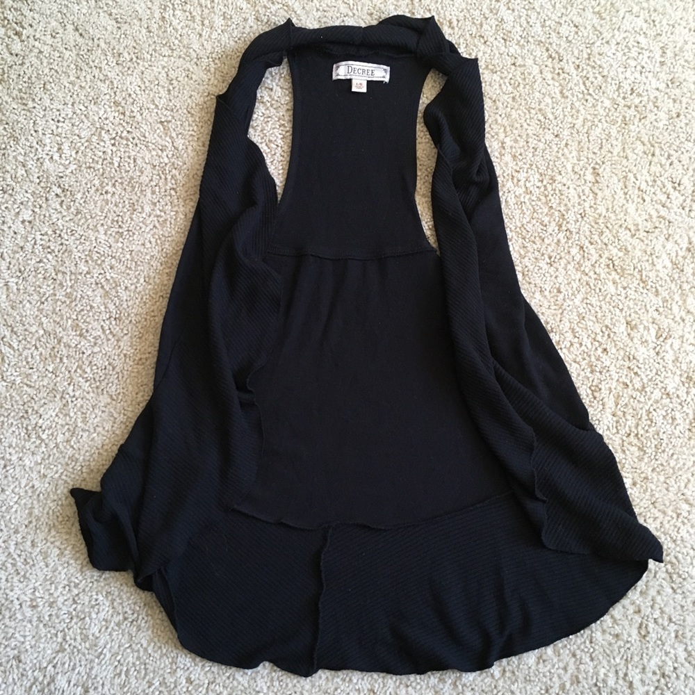 Sleeveless black cardigan